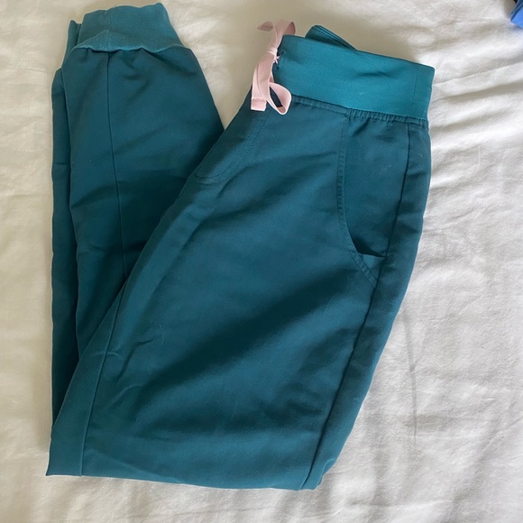 FIGS - Picture 3 of 3